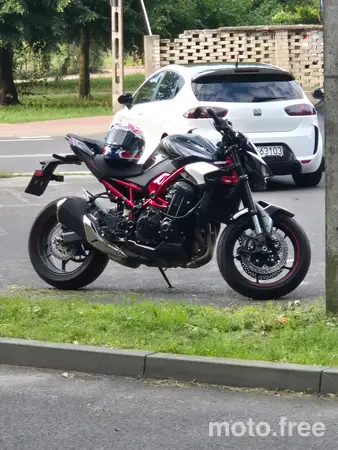 Kawasaki Z900 2025 Warszawa 39360 PLN